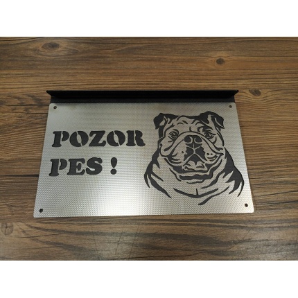 Pozor pes! Bulldog